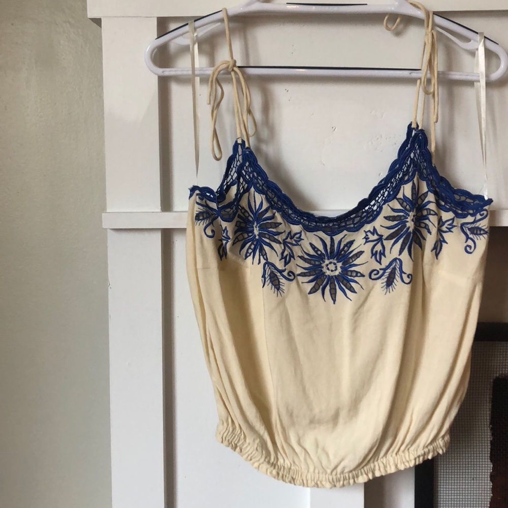 Cropped tie-top summer tank!